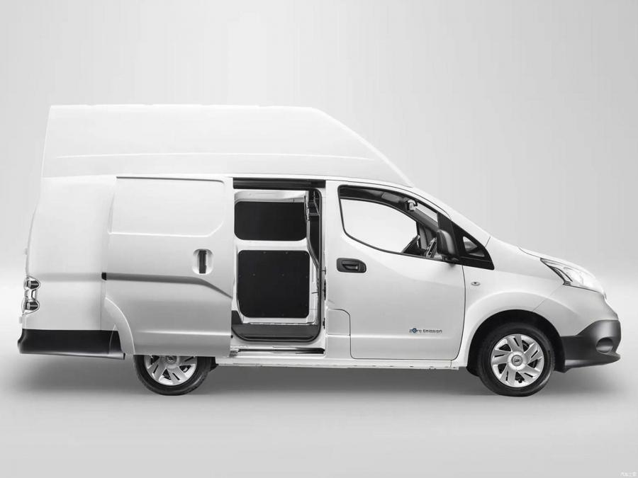  Nissan e-NV200 XL Voltia 2020 года  (фото 2 из 11)